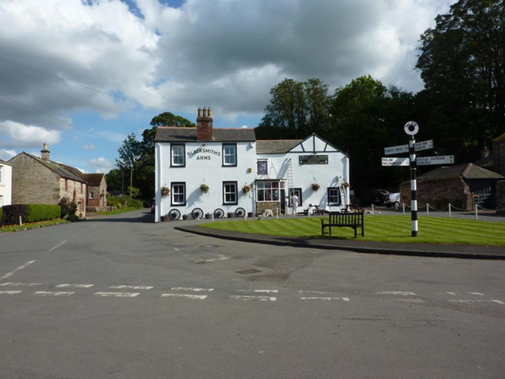 The Blacksmiths Arms Hotell Brampton  Exteriör bild